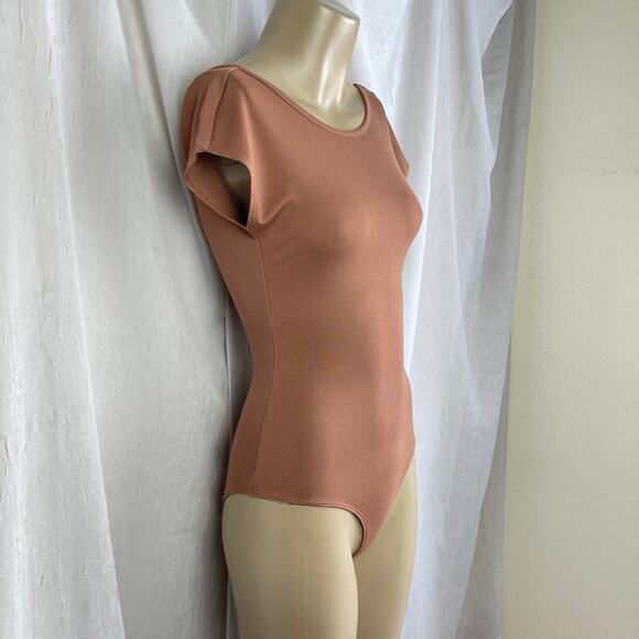 Forever 21 Low Scoop Back Short Sleeve Bodysuit Dusty Pink Brown Mauve NWOT XS - Picture 2 of 16